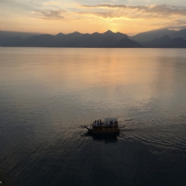 Antalya, gezinti teknesi
